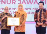 Penguatan Perlindungan Perempuan, Khofifah Terima Piagam Penghargaan Menteri PPPA
