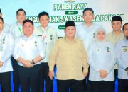 Presiden Prabowo Beri Satyalancana Wira Karya kepada Gubernur Jawa Timur