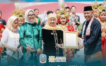 Gubernur Khofifah Luncurkan Sekolah Berintegritas dan Terima Dua Penghargaan di Hardiknas 2026