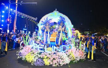 Pelindo Angkat Pesan Pelestarian Laut Melalui Mobil Hias Spektakuler di Surabaya Vaganza 2026