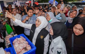 Gubernur Khofifah Banjir Pujian Usai Gelar Pasar Murah di Kota Kediri