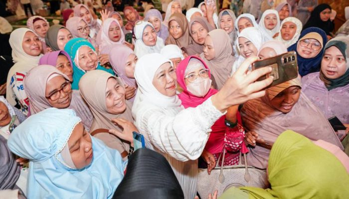 Sapi Kurban Presiden Prabowo Subianto Jadi Pusat Perhatian Usai Salat Idul Adha Khofifah Indar Parawansa dan Emil Dardak