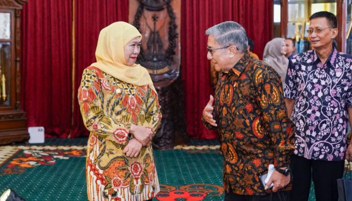 Gubernur Khofifah Siap Perkuat Taman Perdamaian Dunia Soerjo Modjopahit, Putra Bung Tomo Beri Apresiasi