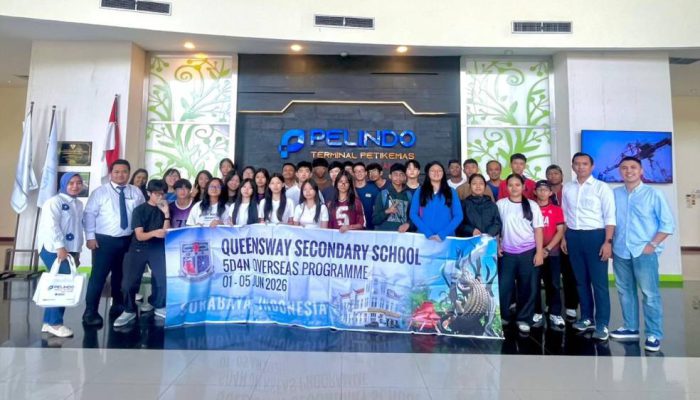 35 Siswa Singapura Belajar Otomasi Pelabuhan di Terminal Teluk Lamong