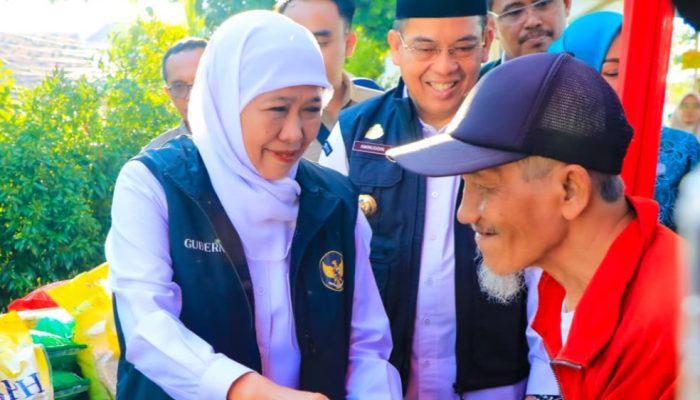 Pasar Murah di Kawasan Wisata Kuliner Gladak Serang, Khofifah Pastikan Pemerintah Hadir Kendalikan Inflasi