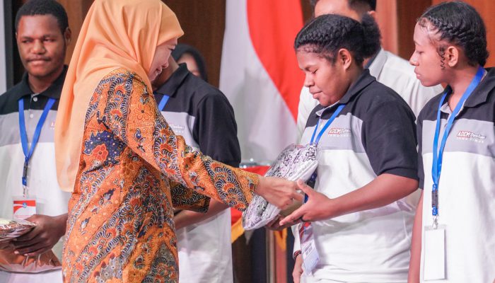Gubernur Khofifah Terima 152 Pelajar Papua, Jatim Perkuat Peran sebagai Pusat Pendidikan Nasional