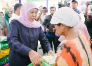 Gubernur Khofifah Hadirkan Pangan Murah di Desa Bulukandang, Bantu Lansia hingga Ibu Hamil