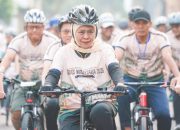 Gubernur Jatim Bersama Deputi BI Lepas Ratusan Peserta Gowes Nusantara 2026 di Surabaya