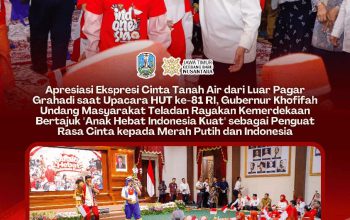 Tersentuh Lihat Anak Hormat Bendera dari Luar Grahadi, Gubernur Khofifah Gelar “Anak Hebat Indonesia Kuat”