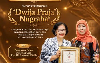 Komitmen Majukan Pendidikan, Gubernur Khofifah Dianugerahi Dwija Praja Nugraha