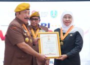 Gubernur Khofifah Raih Bintang LVRI pada Hari Veteran Nasional 2026, Ajak Generasi Muda Lanjutkan Semangat Perjuangan**