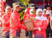 Merah Putih Berkibar di Puncak Arjuno, Gubernur Khofifah Dorong Gerakan Konservasi dan Cegah Karhutla**