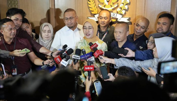 DPR Desak Gaji Karyawan PT Pos Cair Paling Lambat 1 September
