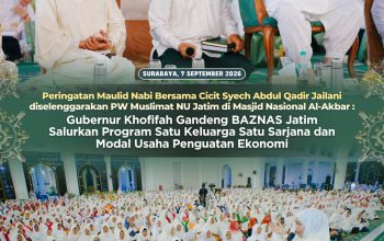 Khofifah Serahkan Ratusan Juta Bantuan Usaha untuk Mustahik dalam Peringatan Maulid Nabi
