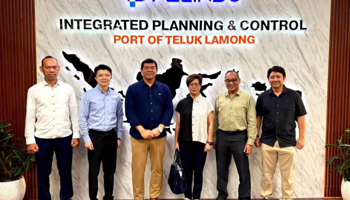 Perkuat Hub Logistik Nasional, PT Terminal Teluk Lamong Sambut Kunjungan Strategis OOCL