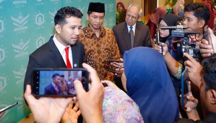 Di Hadapan Mahasiswa Baru UNUSA, Wagub Emil Ungkap Tiga Bekal Penting Menuju Indonesia Emas 2045