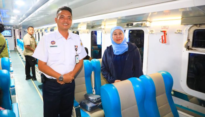 Khofifah Tekankan Keselamatan Perlintasan di Hari Kereta Api Nasional ke-81