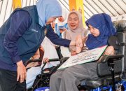 Khofifah Serahkan Bansos dan Program Pemberdayaan Rp9,87 Miliar di Magetan