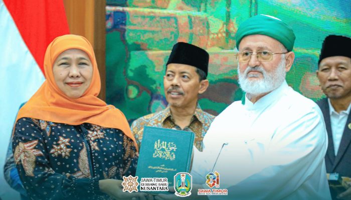 Lestarikan Warisan Ulama Nusantara, Khofifah Luncurkan Prodi Magister Kajian Turats UINSA